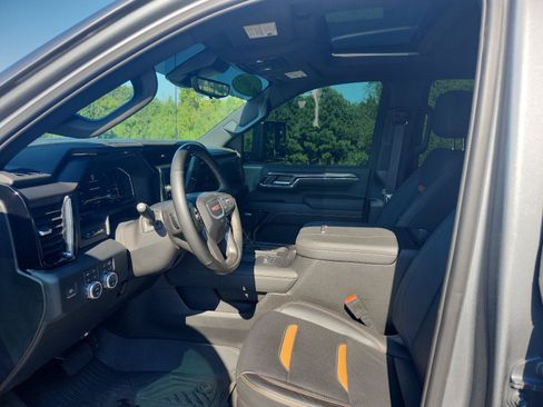 Used 2024 GMC Sierra 2500 AT4 w/ AT4 Premium Plus Package AWD/4WD image 16