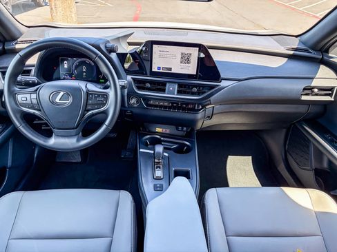 Used 2025 Lexus UX 300h FWD w/ Accessory Package (Z2) image 11