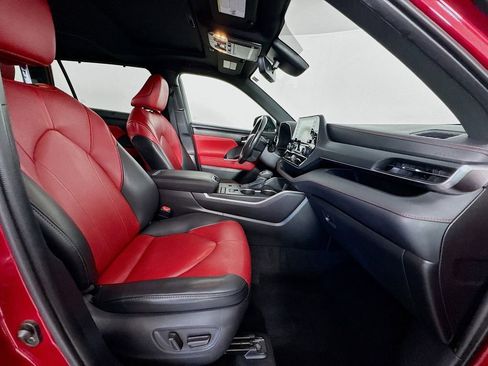 Used 2021 Toyota Highlander XSE image 31