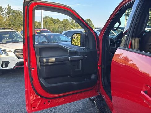 Used 2019 Ford F150 XLT w/ Equipment Group 302A Luxury AWD/4WD image 16