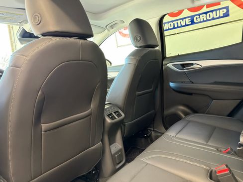 New 2026 Buick Envision Avenir image 25