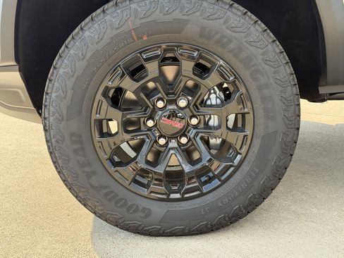 New 2026 GMC Canyon Elevation w/ Convenience Package image 9