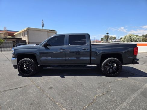 Used 2018 Chevrolet Silverado 1500 LT w/ All Star Edition RWD image 2