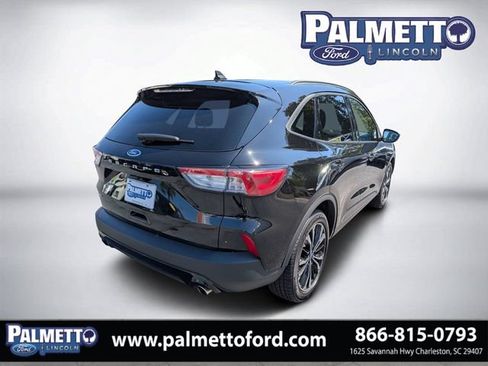 Used 2022 Ford Escape SE w/ SE Sport Appearance Package FWD image 3