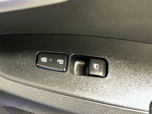 Used 2023 Kia Seltos LX AWD/4WD image 29