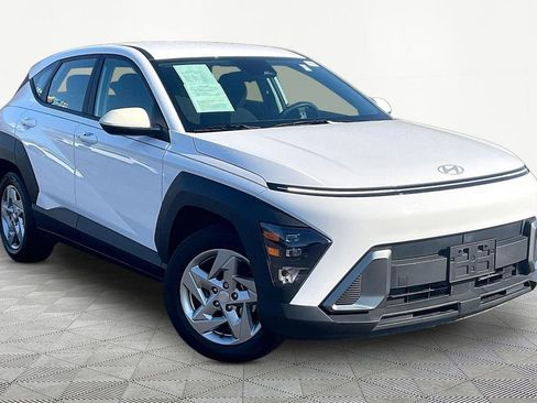 Used 2024 Hyundai Kona SE image 3