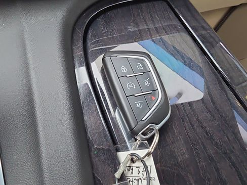 Used 2021 Cadillac Escalade Premium Luxury image 47