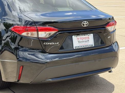 Used 2021 Toyota Corolla LE FWD image 6