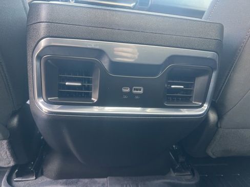 Used 2023 GMC Sierra 1500 Elevation image 27