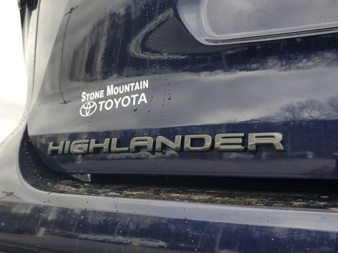 New 2026 Toyota Highlander XLE image 10