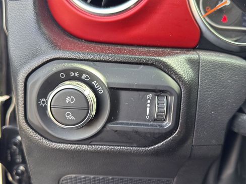 Used 2023 Jeep Gladiator Rubicon w/ LED Lighting Group image 10