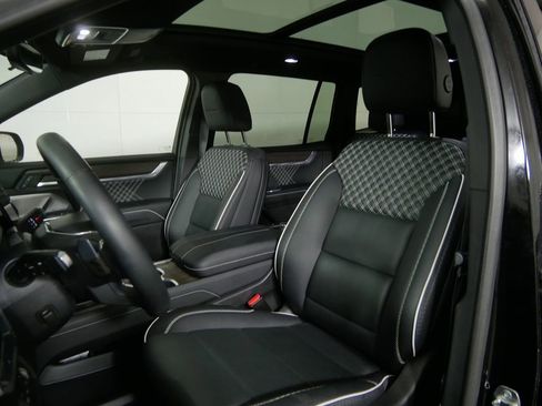 Used 2024 GMC Acadia Denali image 10