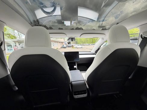 Used 2020 Tesla Model Y Long Range AWD/4WD image 23