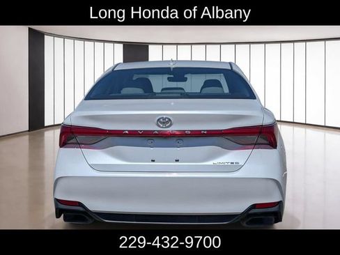 Used 2019 Toyota Avalon Limited FWD image 7