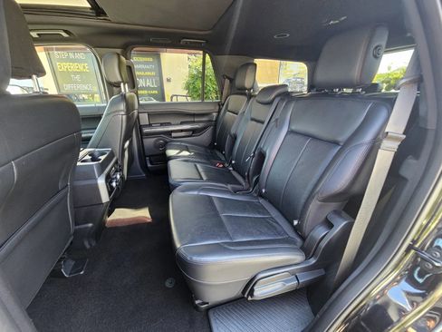 Used 2020 Ford Expedition XLT image 15