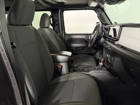 Used 2024 Jeep Wrangler Unlimited w/ Convenience Group image 31