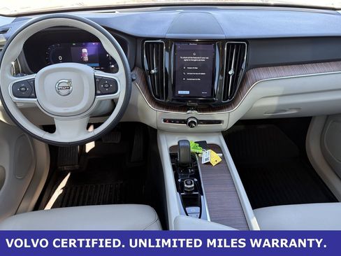 Certified 2022 Volvo XC60 B5 Momentum w/ Advanced Package image 13
