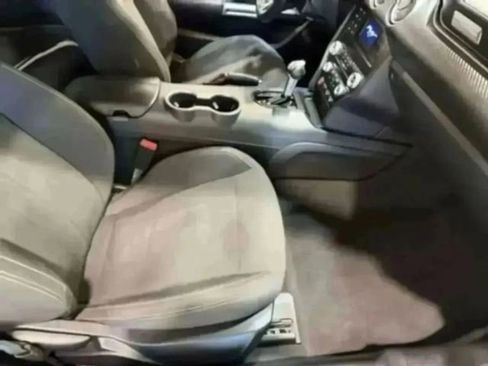 Used 2022 Ford Mustang EcoBoost image 27