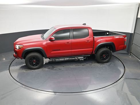 Used 2022 Toyota Tacoma TRD Off-Road image 29