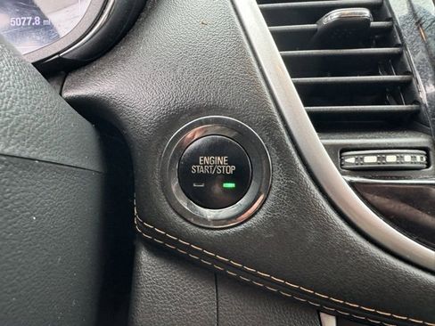 Used 2019 Chevrolet Trax LT w/ LT Convenience Package image 16