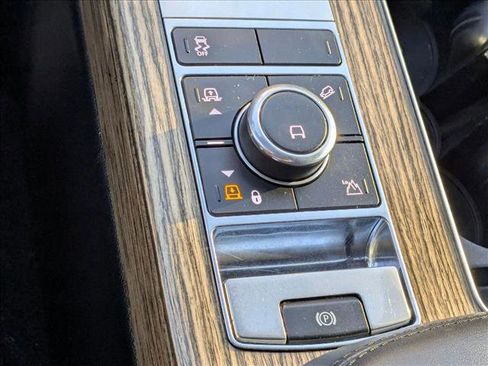Used 2019 Land Rover Range Rover HSE image 20