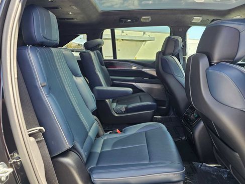 Used 2025 Cadillac Escalade IQ Sport 2 AWD/4WD image 12