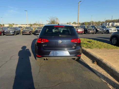 Used 2017 Volkswagen Golf SE FWD image 6
