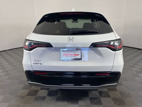Certified 2024 Honda HR-V EX-L image 4
