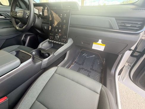 New 2026 GMC Terrain AT4 w/ Technology Package II AWD/4WD image 34