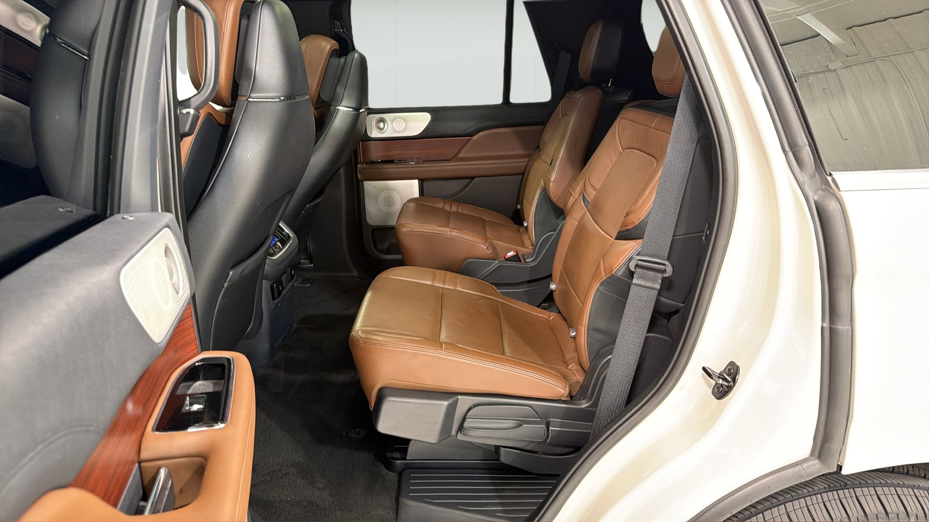 Used 2023 Lincoln Navigator Reserve AWD/4WD image 22