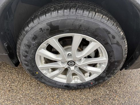 Used 2020 Nissan Rogue S w/ Special Edition Package image 7