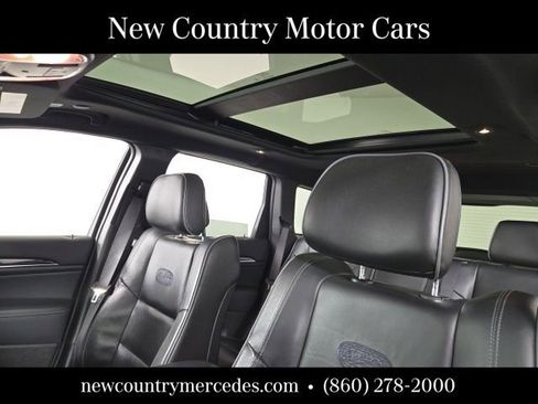 Used 2020 Jeep Grand Cherokee Overland AWD/4WD image 12