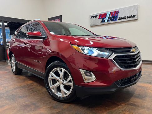 Used 2018 Chevrolet Equinox LT image 1