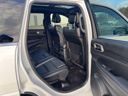 Used 2017 Jeep Grand Cherokee Overland image 15