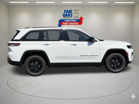 New 2026 Jeep Grand Cherokee Altitude AWD/4WD image 5