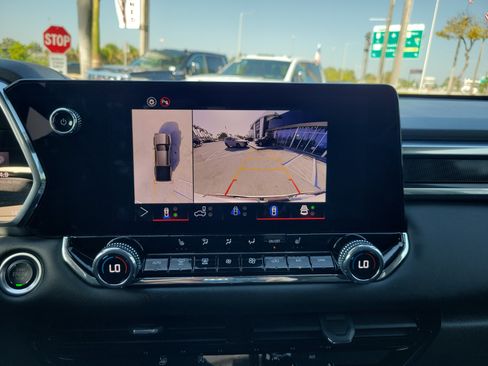 Used 2025 GMC Canyon Elevation w/ Convenience Package AWD/4WD image 11