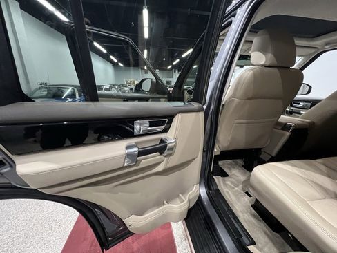 Used 2016 Land Rover LR4 HSE image 21