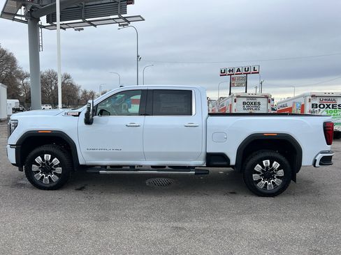 New 2026 GMC Sierra 3500 Denali w/ Denali Reserve Package AWD/4WD image 2