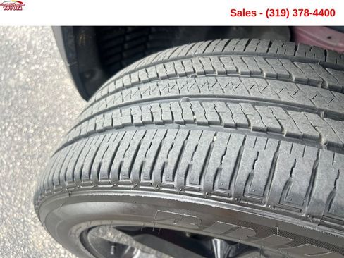 Used 2025 Jeep Grand Cherokee Altitude image 25