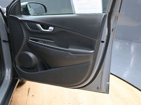 Used 2023 Hyundai Kona SE image 36