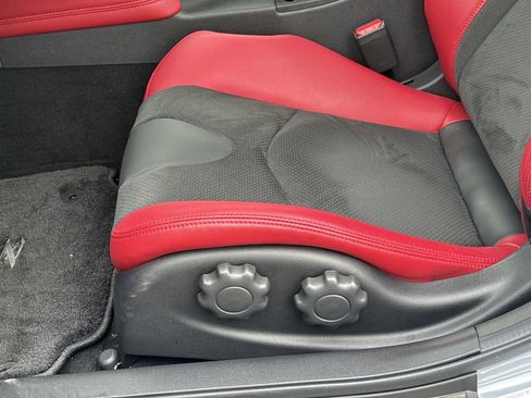 Used 2024 Nissan Z Performance w/ Floor Mat Package image 29