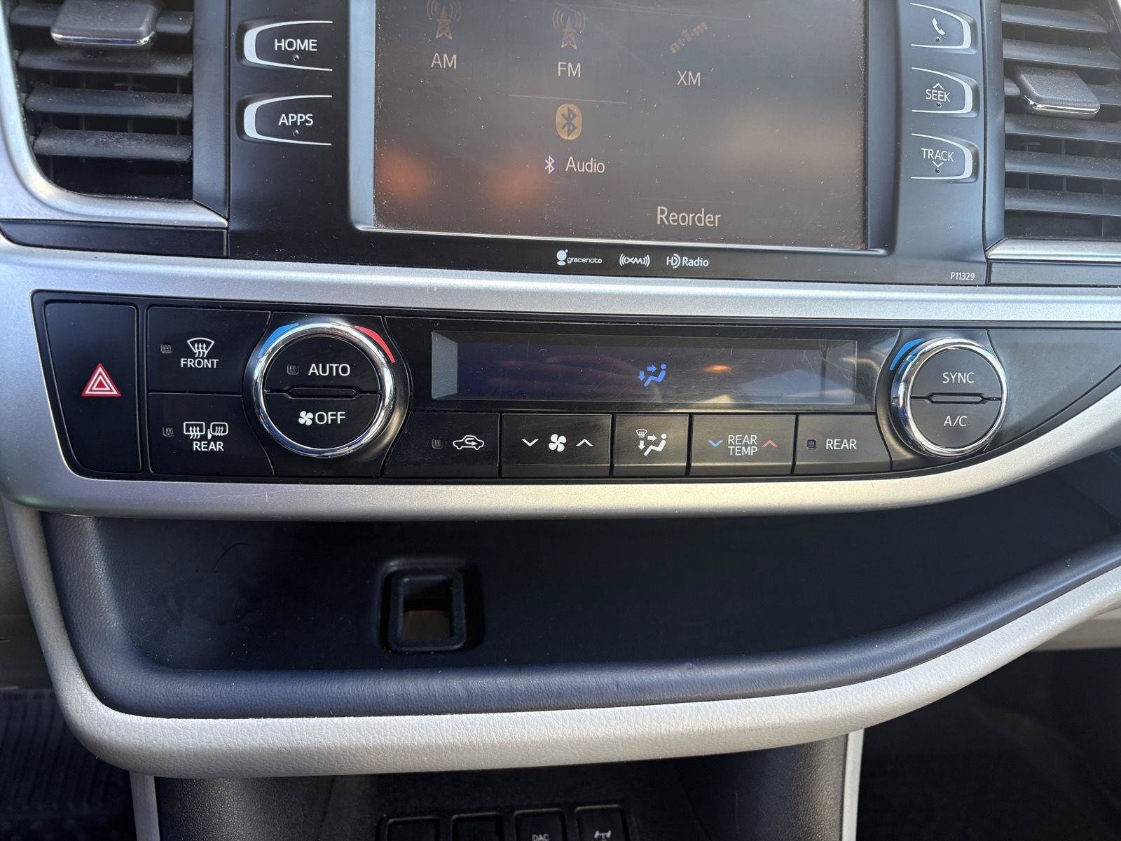 Used 2018 Toyota Highlander Plus AWD/4WD image 35