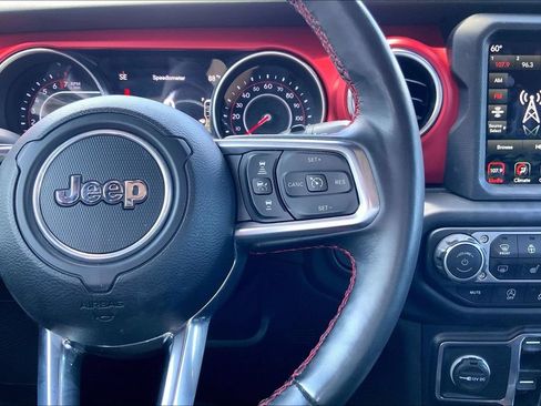 Used 2022 Jeep Wrangler Unlimited Rubicon w/ Dual Top Group AWD/4WD image 19