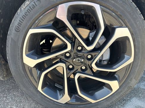 Used 2025 Chevrolet Trax RS w/ Driver Confidence Package FWD image 15