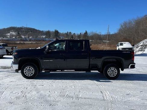 Used 2024 Chevrolet Silverado 2500 LT image 2