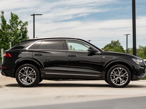 Certified 2023 Audi Q8 Premium Plus AWD/4WD image 3