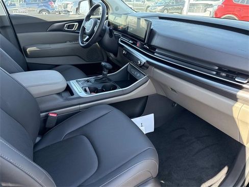 New 2026 Kia Carnival LXS image 16