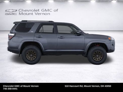 Used 2022 Toyota 4Runner SR5 Premium w/ Moonroof Package AWD/4WD image 25