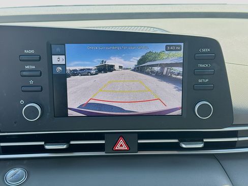 Used 2025 Hyundai Elantra Sport FWD image 11