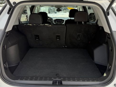 Used 2022 GMC Terrain SLE w/ Driver Convenience Package image 5